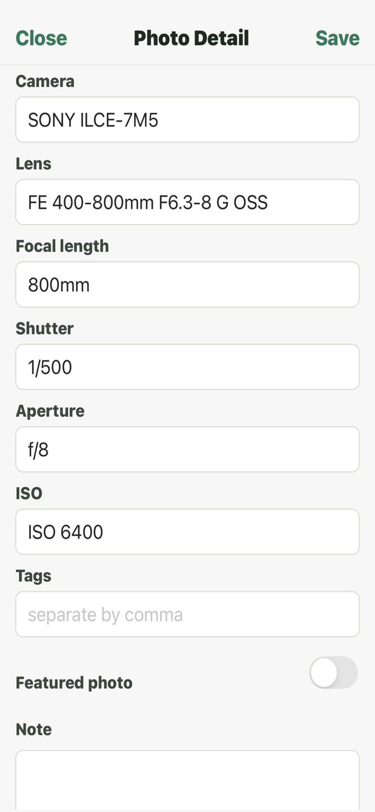 English photo detail screen in BirdyLog